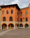 Il palazzo municipale ritratto lateralmente. Foto di Jake Carson @jakecarson90 (1/05/2024)